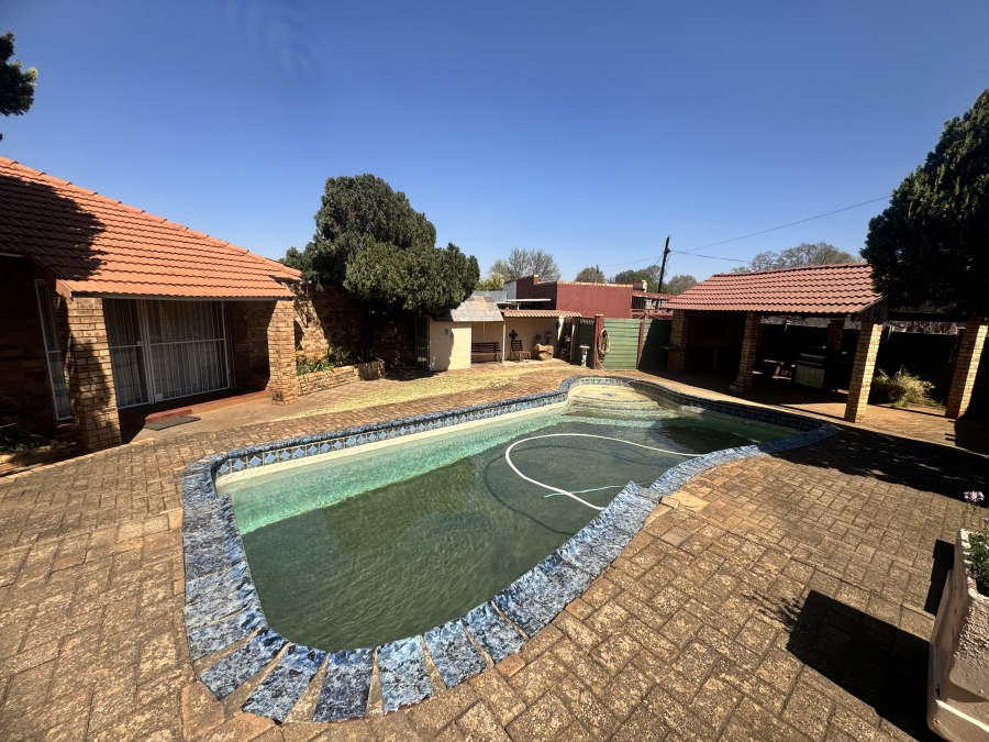 4 Bedroom Property for Sale in Stilfontein Ext 2 North West